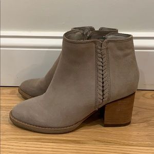 Blondo waterproof suede bootie